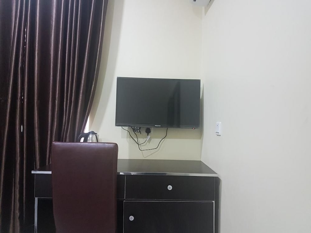 Suite, 1 King Bed, Non Smoking photo 2