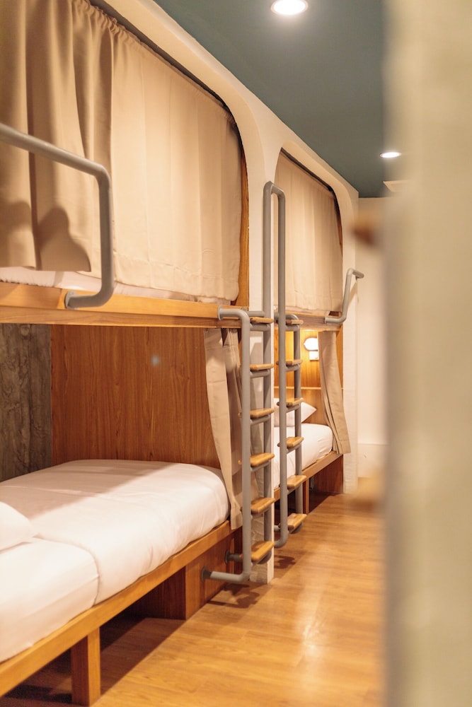 Bed In 10-Bed Women Dormitory Room, Non Smoking With Air Conditioning photo 2