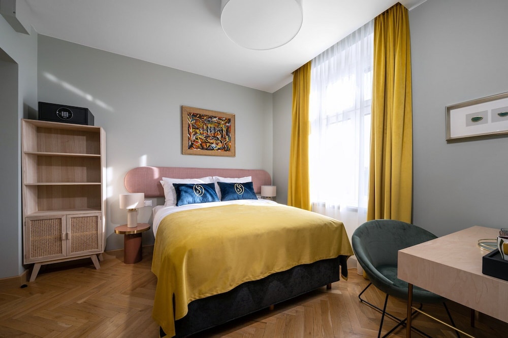 Classic Double Room (River View) photo 3
