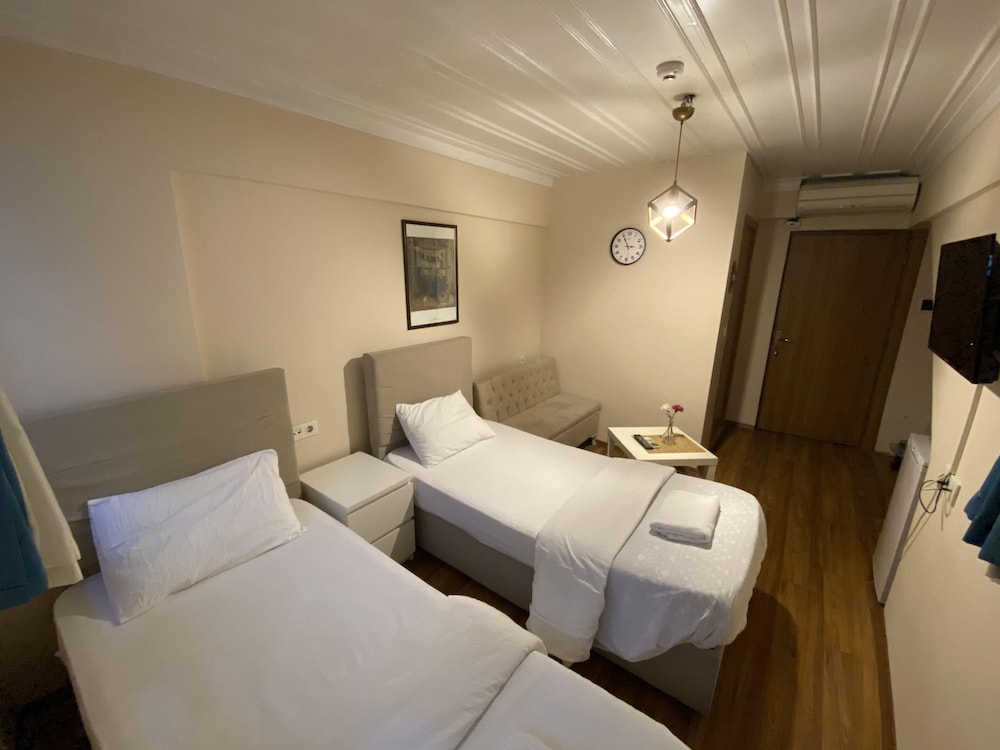 Economy Double or Twin Room photo 2