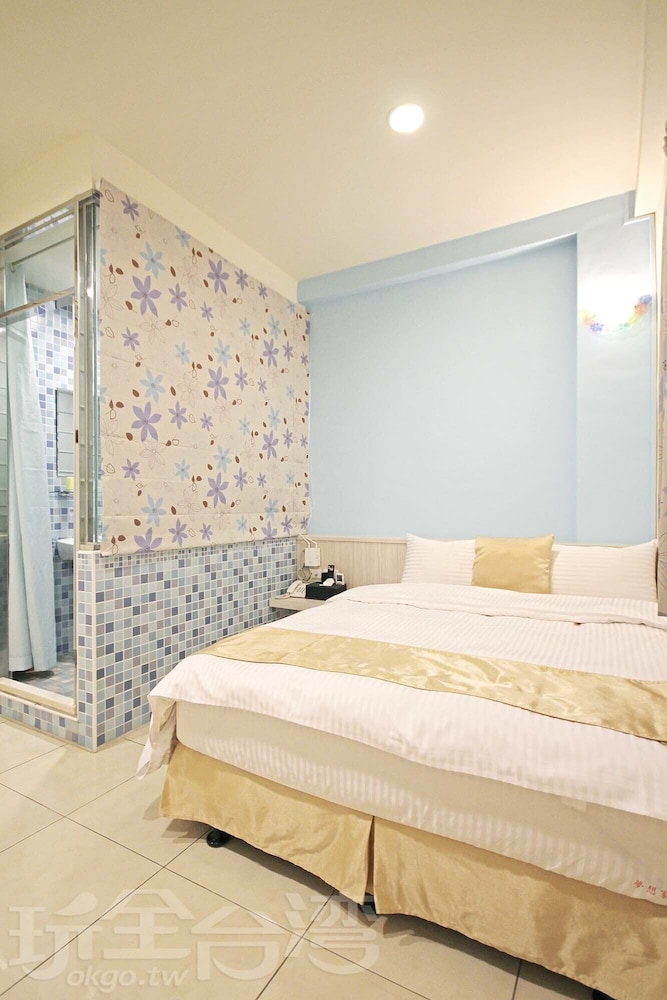 Double Room - Photo 8