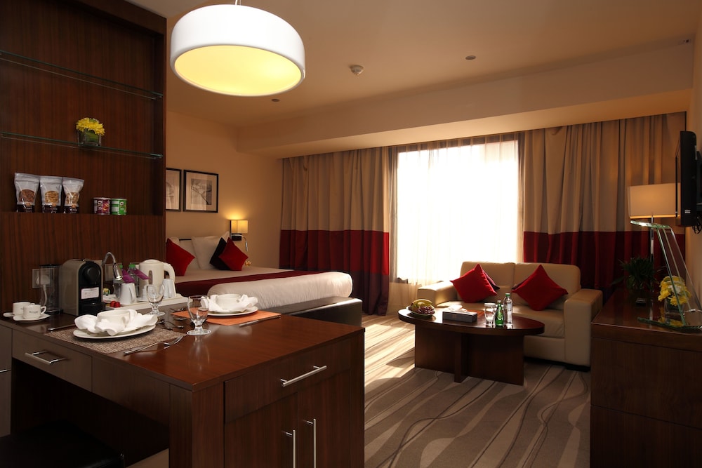 Superior Suite, 1 King Bed - Photo 11