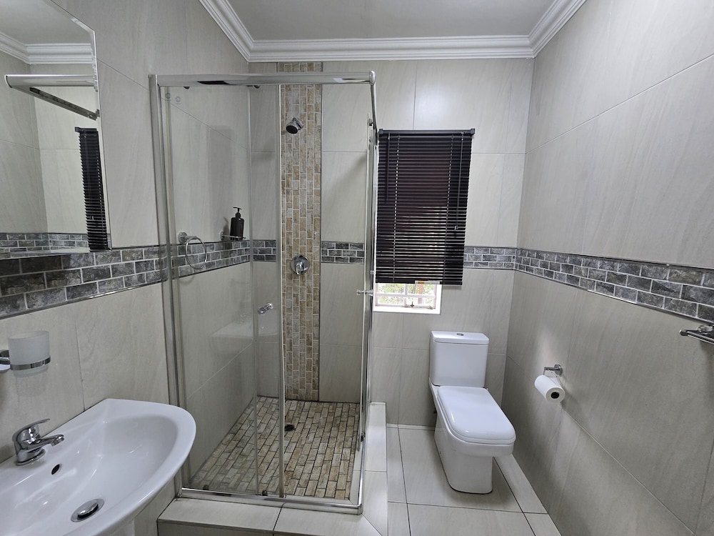 Royal Triple Room photo 2