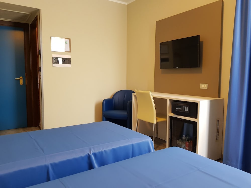 Double Room - Photo 2