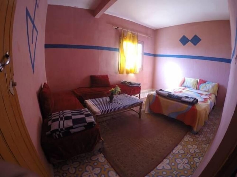 Traditional Room, Multiple Beds, Shared Bathroom, City View photo 2