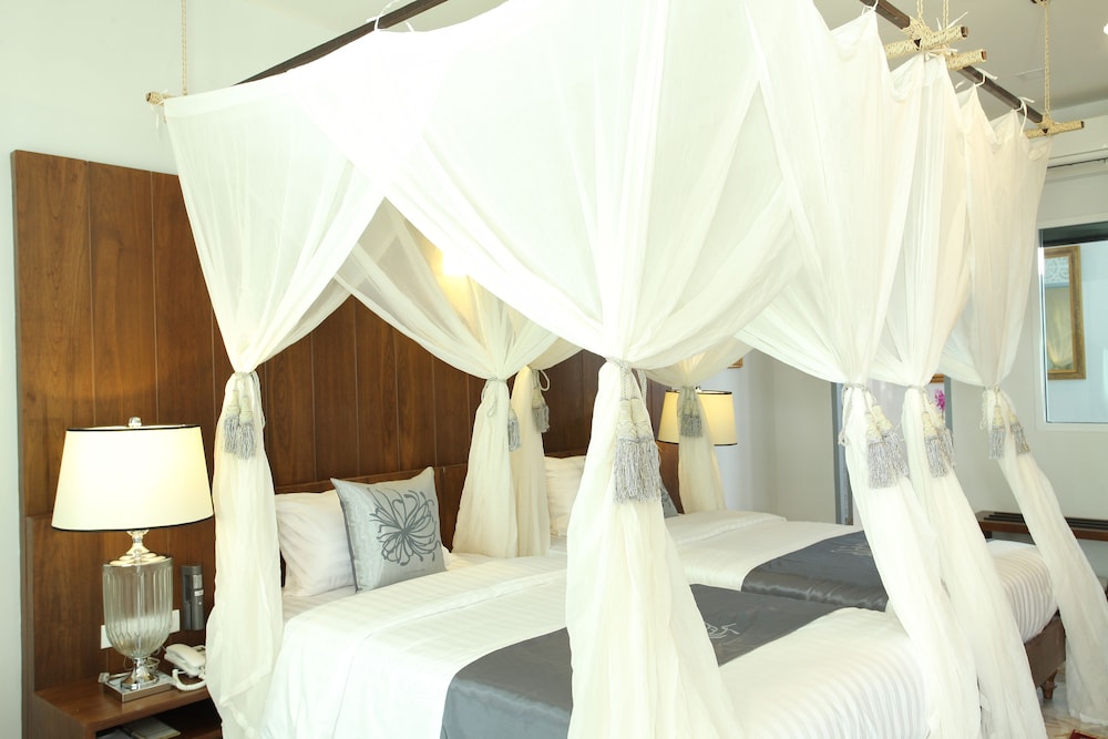 Deluxe Plus Twin bed photo 3