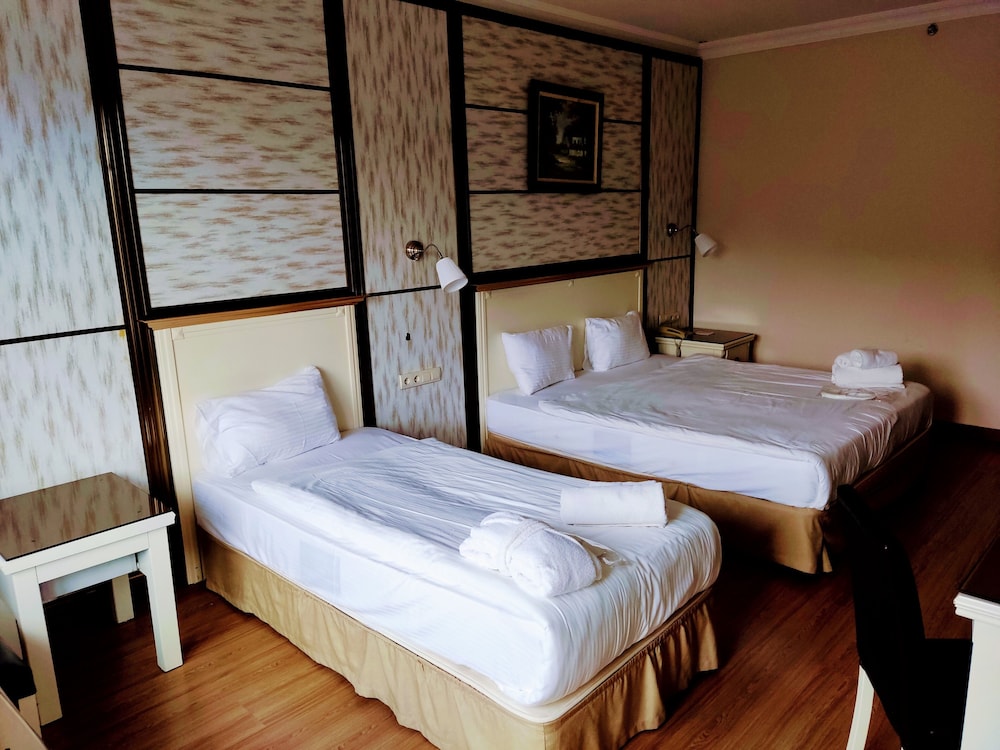 Deluxe Triple Room, Balcony, Mountain View