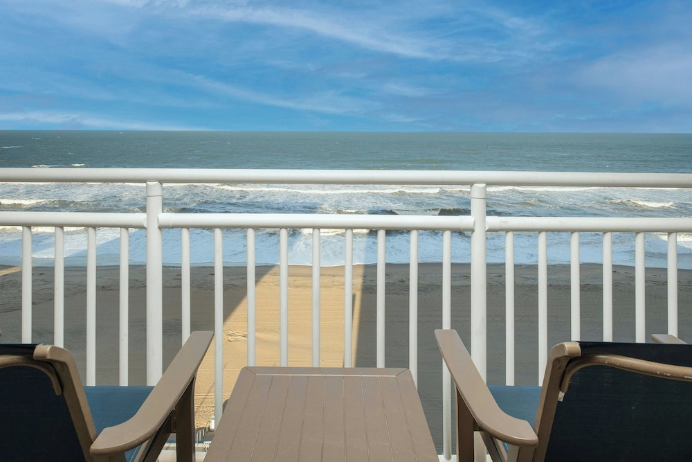 Room, 2 Queen Beds, Ocean View (Balcony) - Photo 2