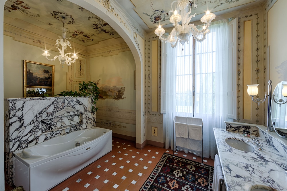 Junior Suite (Villa) thumbnail 6