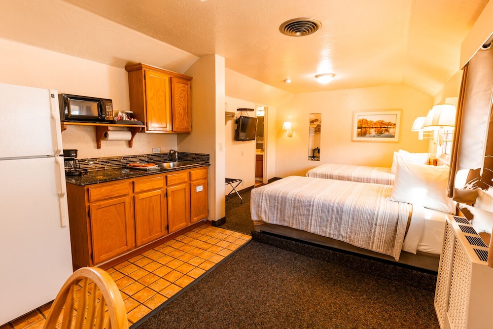 Economy Studio, 2 Double Beds