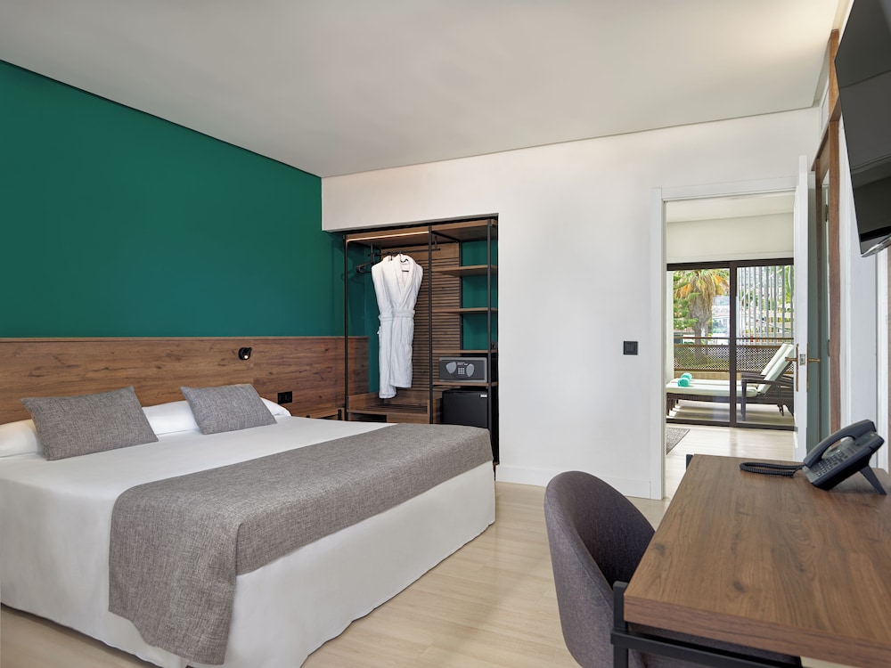 Suite (2 adults + 1 child)