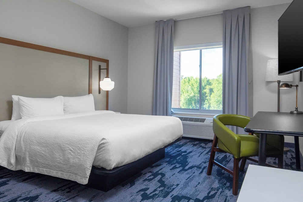 Room, 1 King Bed (Hearing Accessible) - Photo 1