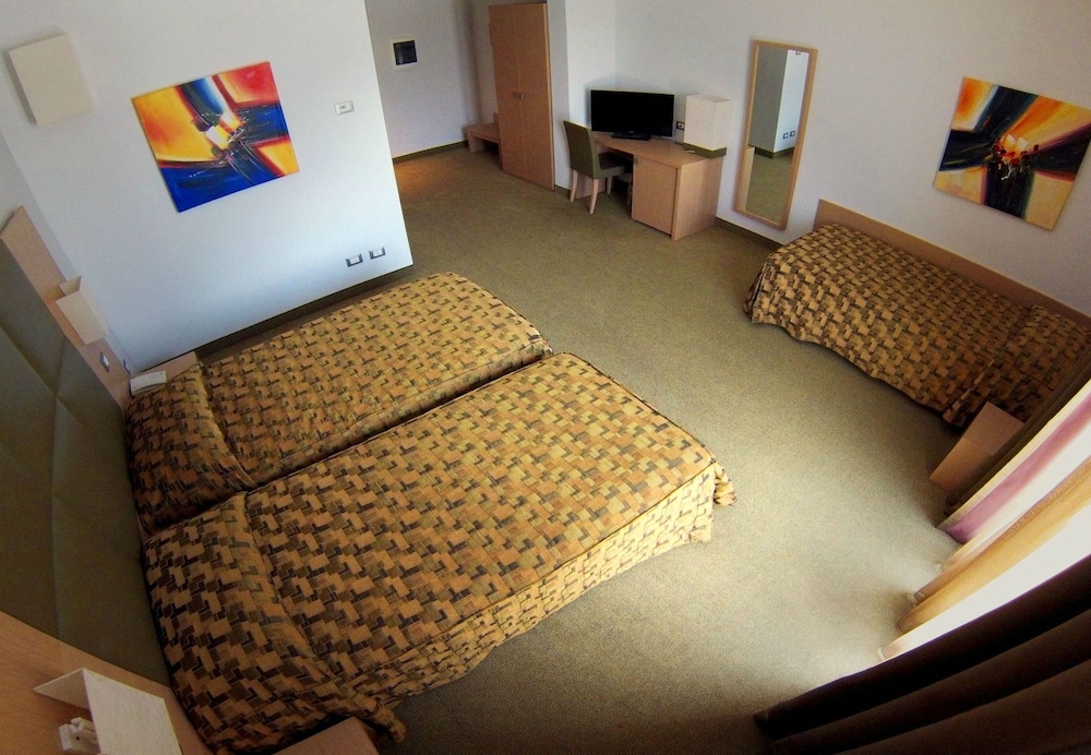 Triple Room photo 2
