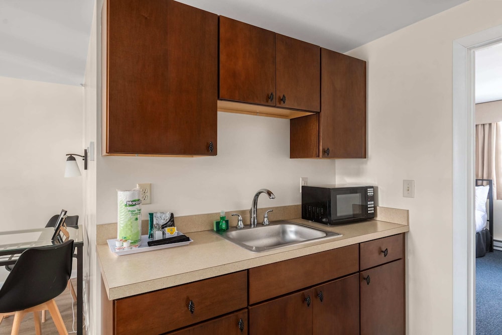 King Suite - Photo 6