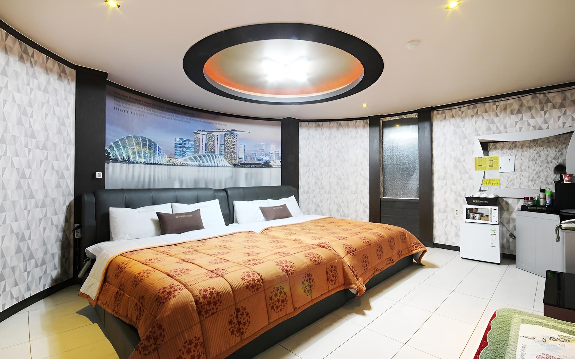 Room (Twin A)