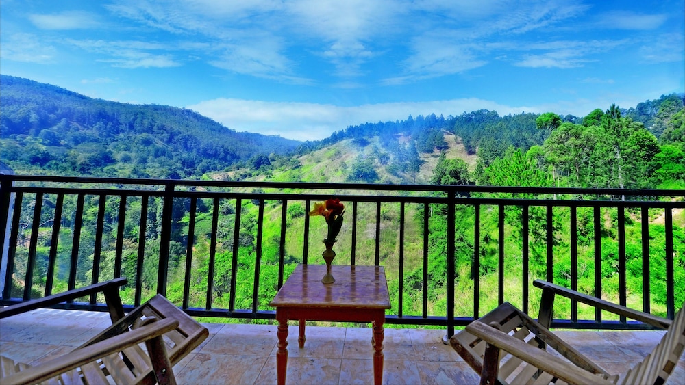Deluxe Room, 1 Bedroom, Balcony, Mountain View photo 1