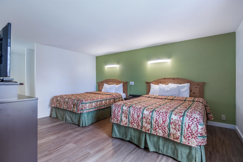 Deluxe Room, 2 Double Beds, Accessible, Non Smoking photo 1