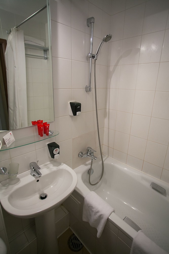 Basic Double or Twin Room photo 3