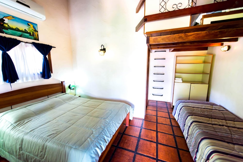 Suite, Balcony