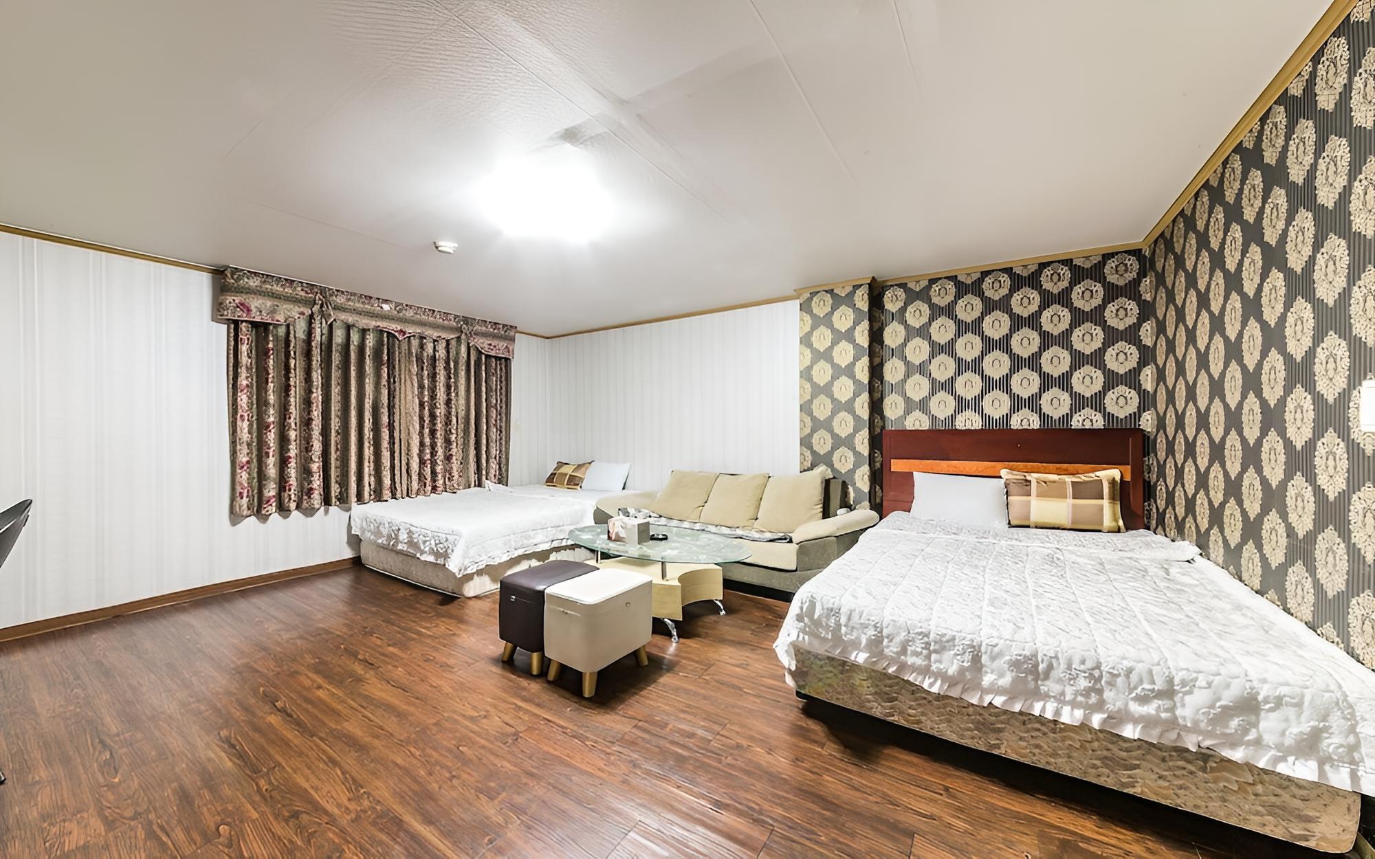 Room (Western-style room) - Photo 10