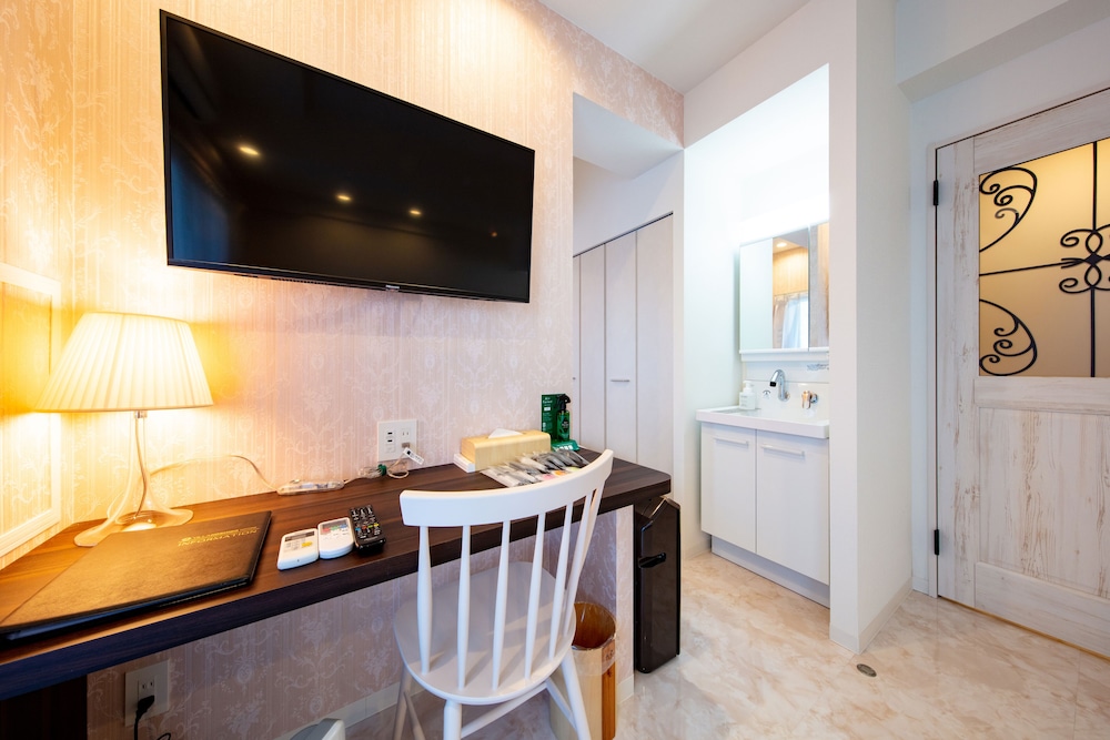 FRANCE Triple Room - Photo 3
