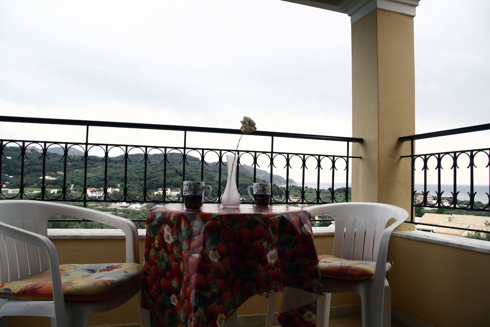 Apartment, 1 Bedroom, Balcony, Mountain View