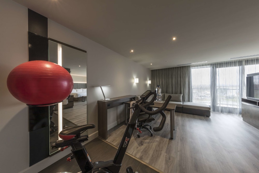Deluxe Studio Suite, Balcony photo 3