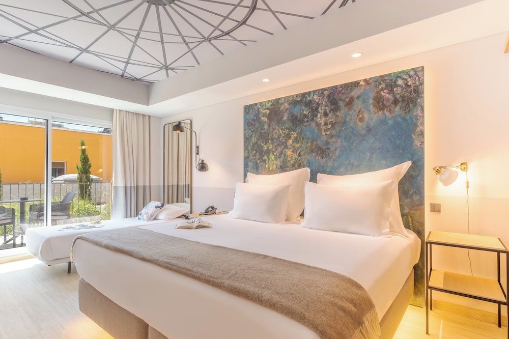 Family Room (Extra Bed)