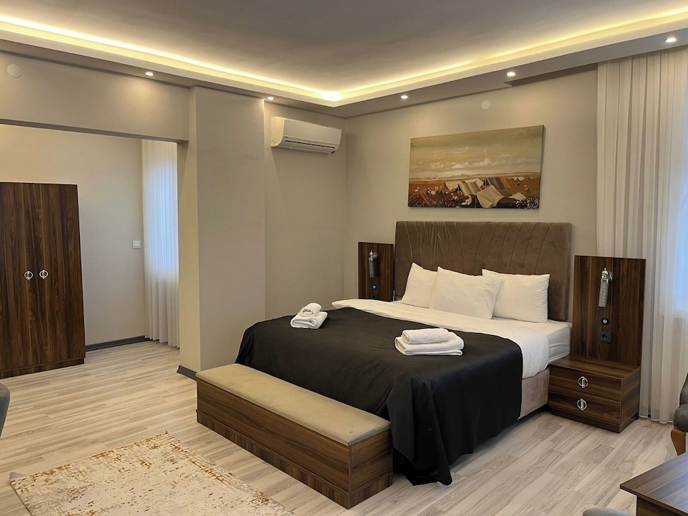 Standard Double or Twin Room - Photo 1