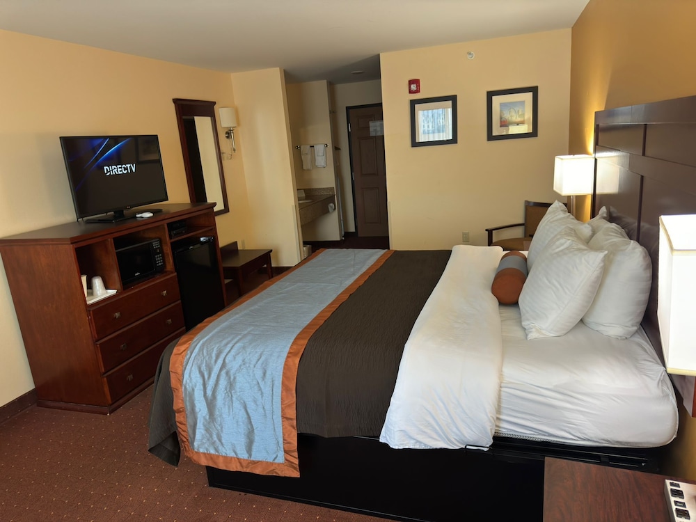 Room, 1 King Bed, Non Smoking - Photo 8