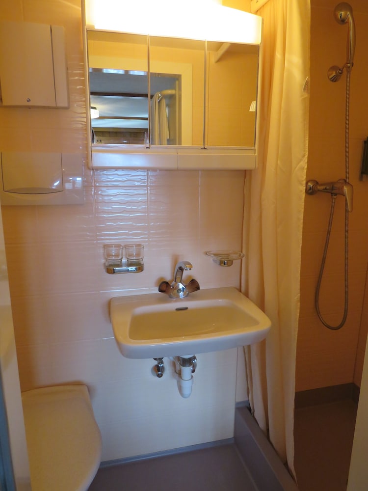 Standard Double or Twin Room photo 3