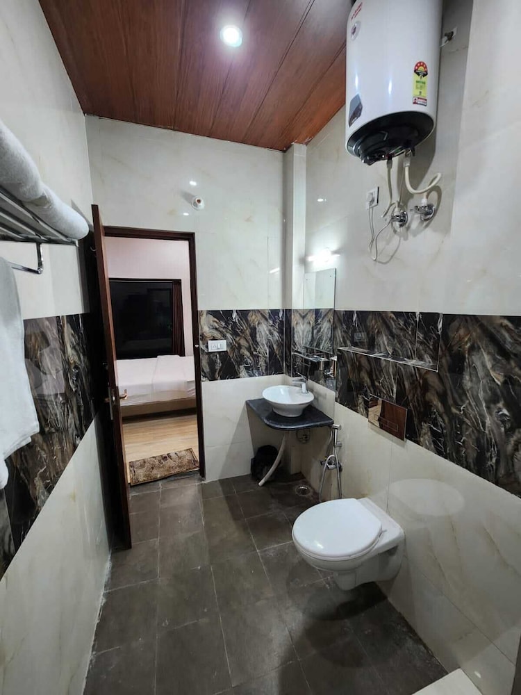Executive Room - Photo 2