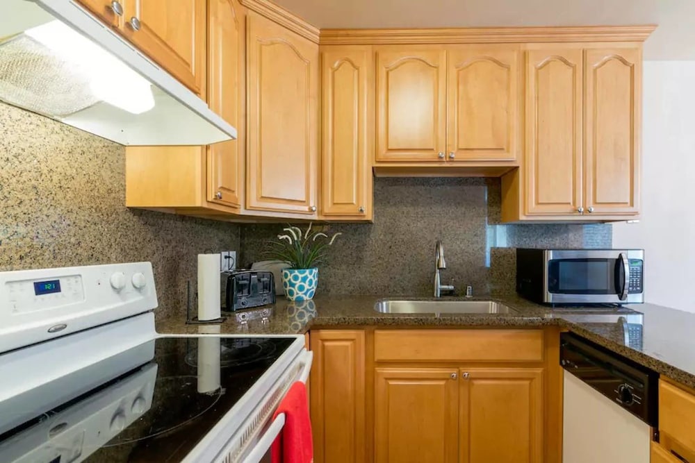 Comfort Condo, 2 Bedrooms photo 2
