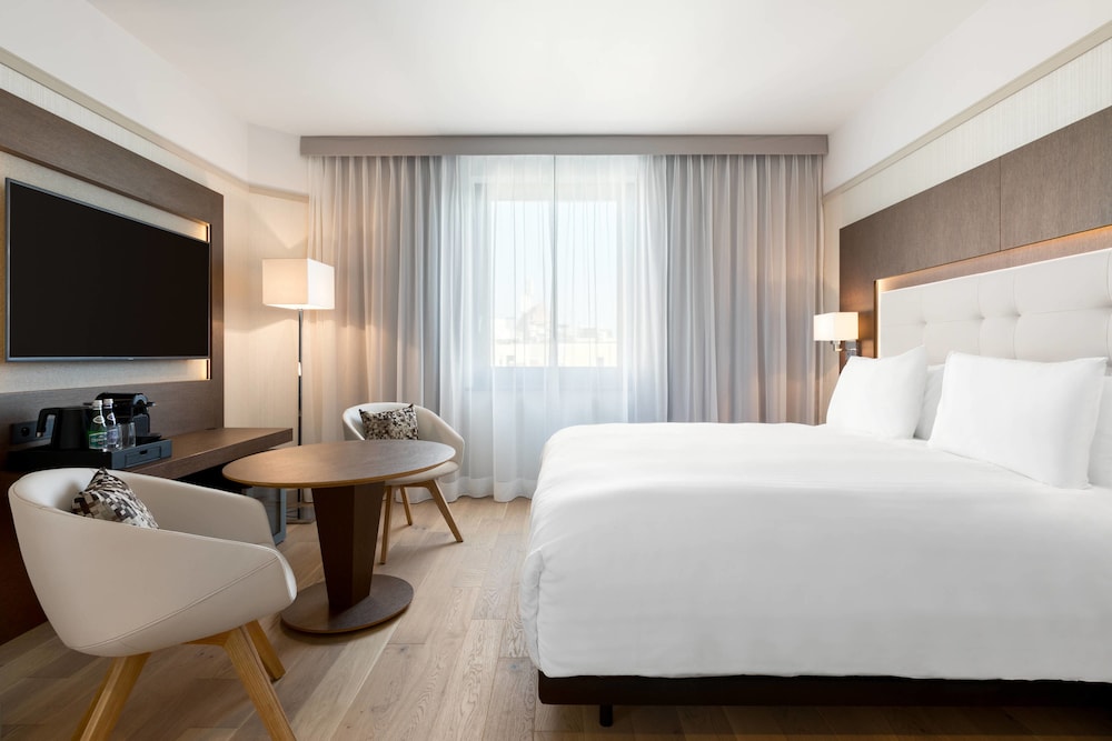 Standard Room, 1 King Bed