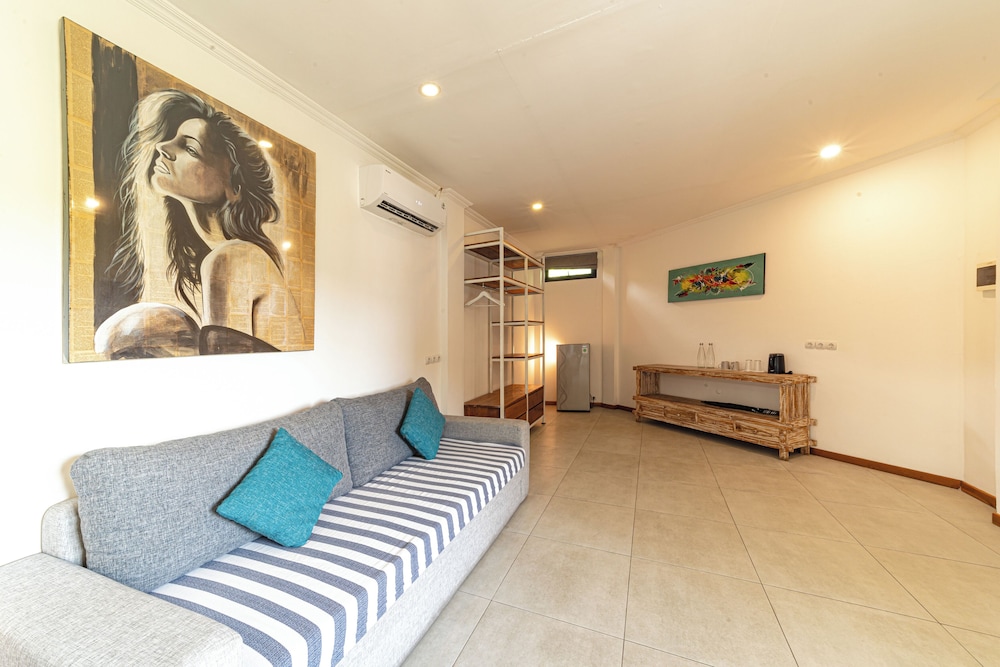Deluxe Double Room - Photo 9
