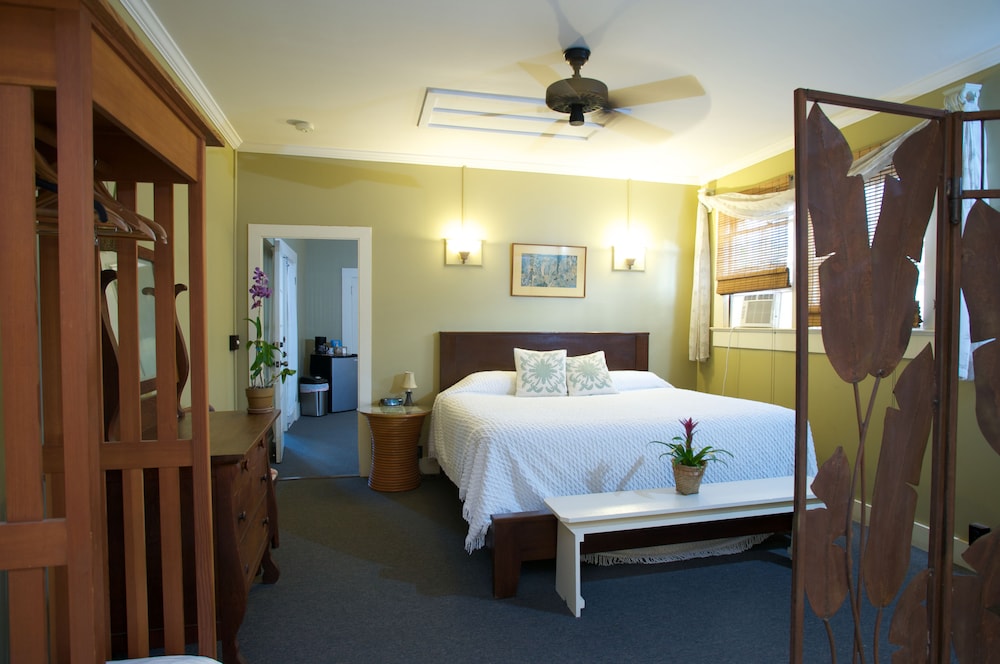 Deluxe Room, Jetted Tub (Inn Waimea) photo 1