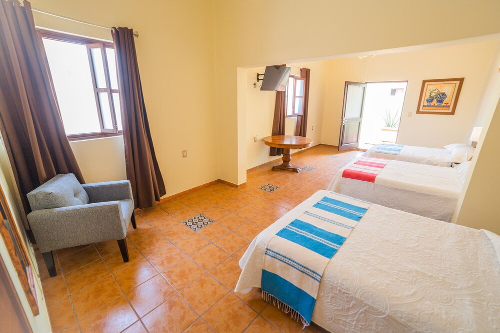 Family Triple Room photo 2