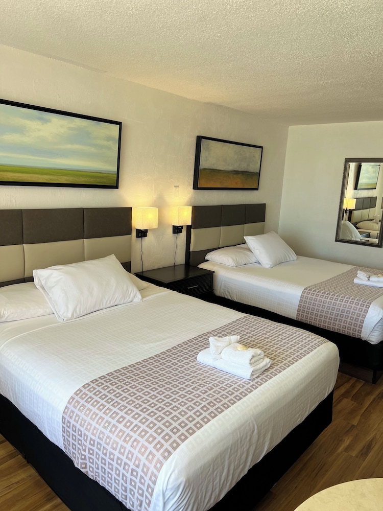 Deluxe Room, 2 Queen Beds, Kitchenette - Photo 3
