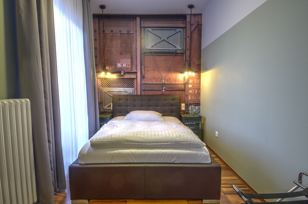 Classic Single Room