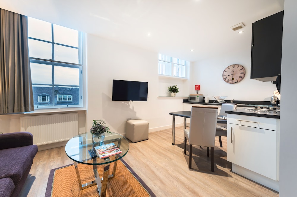 Deluxe Apartment, 1 Bedroom, Non Smoking, Kitchen
