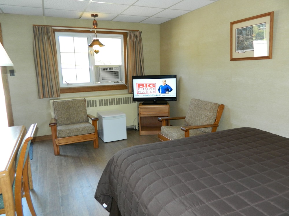 Economy Room, 1 Queen Bed photo 3