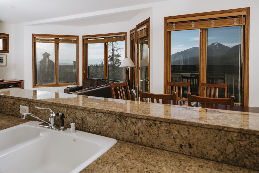 Townhome, 3 Bedrooms (Three Bedroom Townhome) - Photo 4