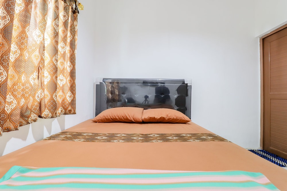Standard Double Room - Photo 11