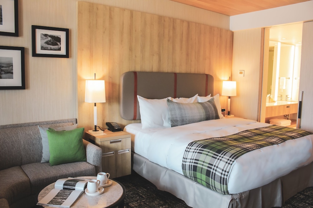 Nelson Luxury King Suite