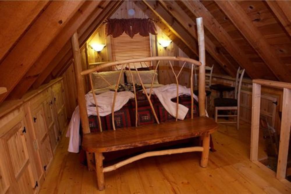 Whisperwood Cabin photo 3