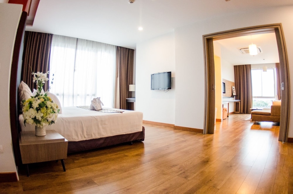 Grand Design Suite - Photo 1