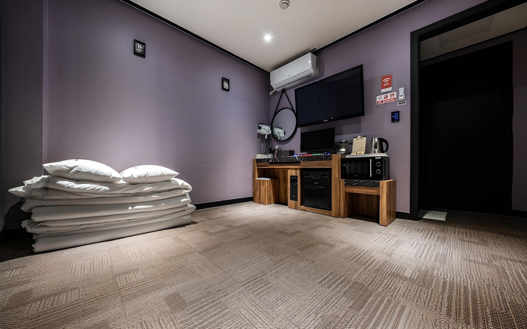 Room (Standard Ondol (NETFLIX available)) - Photo 6