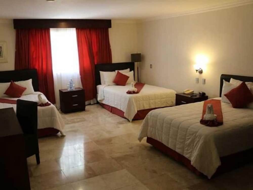 Family Room, Multiple Beds photo 1