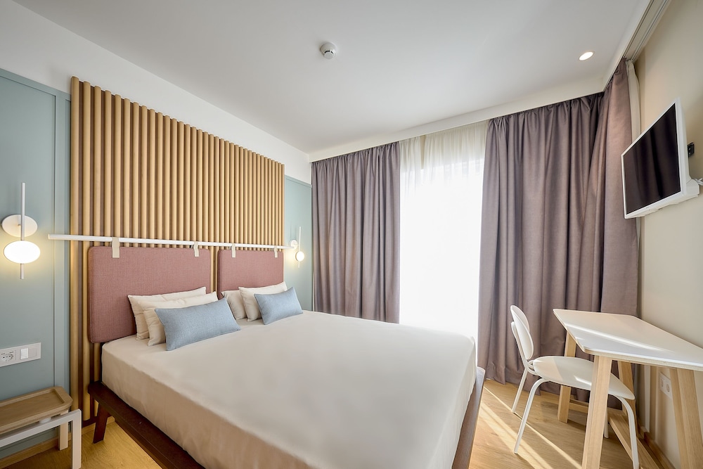Standard Double Room - Photo 3