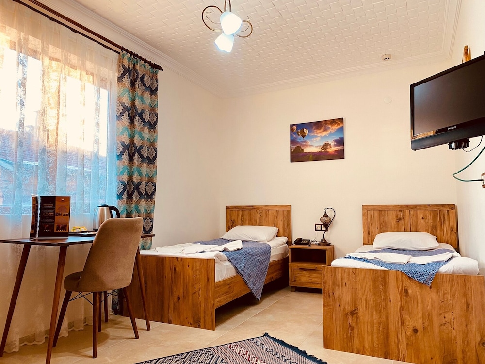 Twin Room - Photo 1